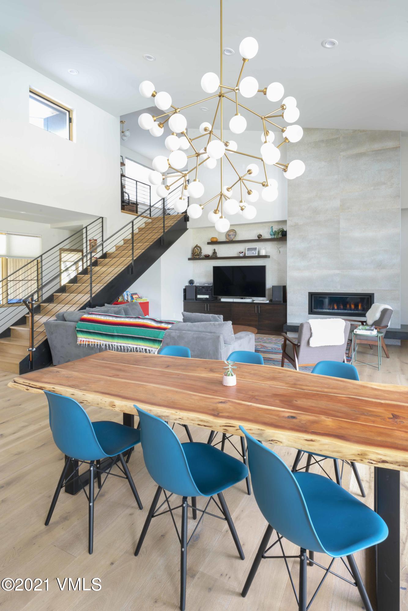 Dining Vertical