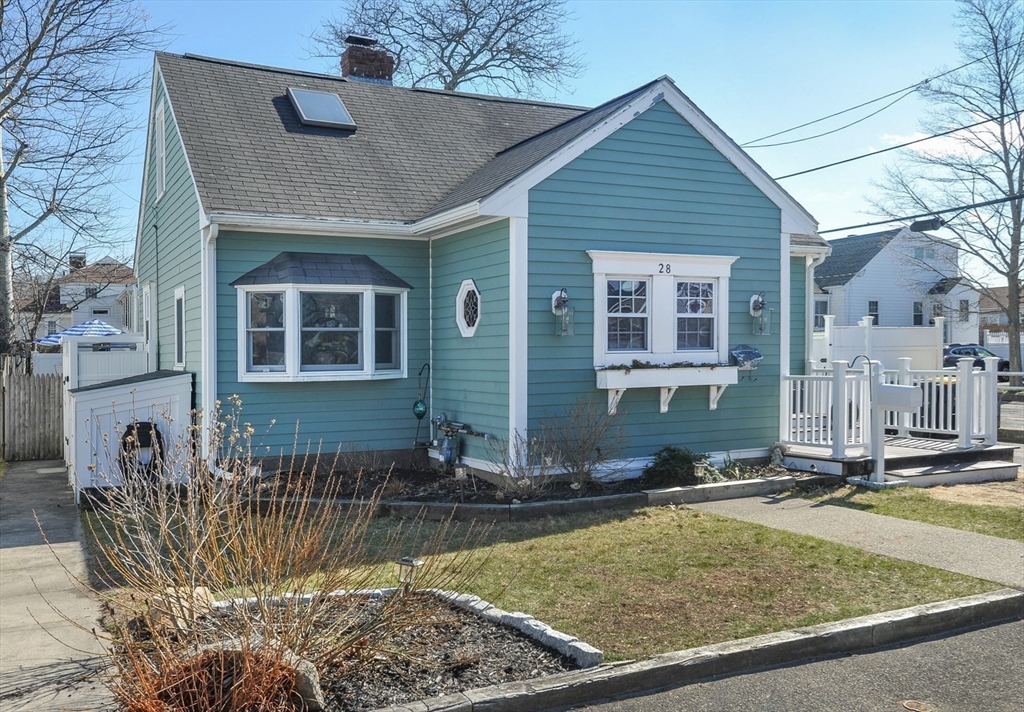 28 E Street Hull, MA 02045 - Photo 3 of 40