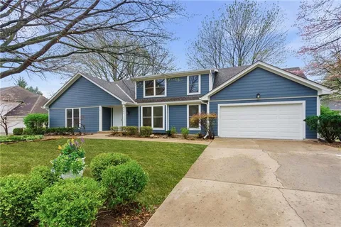 $925,000 | 2121 West 120th Street, Leawood, KS 66209