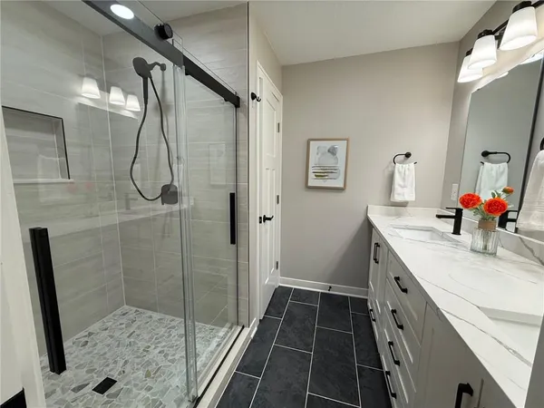 $925,000 | 2121 West 120th Street, Leawood, KS 66209