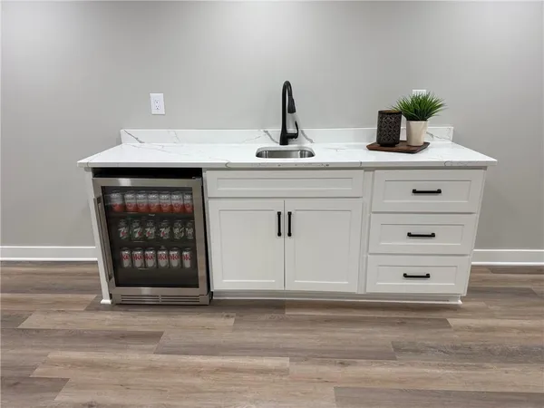 $925,000 | 2121 West 120th Street, Leawood, KS 66209
