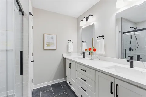 $925,000 | 2121 West 120th Street, Leawood, KS 66209
