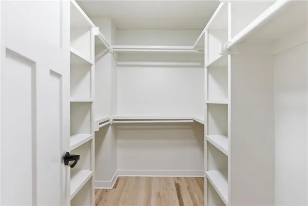 $925,000 | 2121 West 120th Street, Leawood, KS 66209