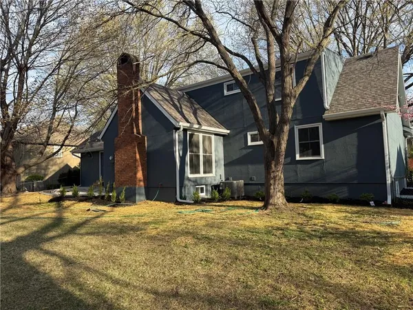 $925,000 | 2121 West 120th Street, Leawood, KS 66209