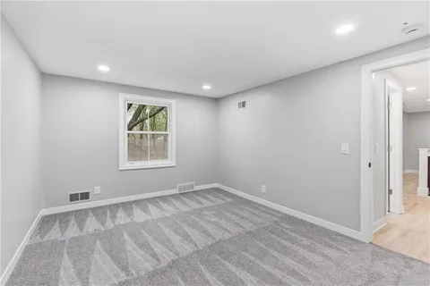 $925,000 | 2121 West 120th Street, Leawood, KS 66209