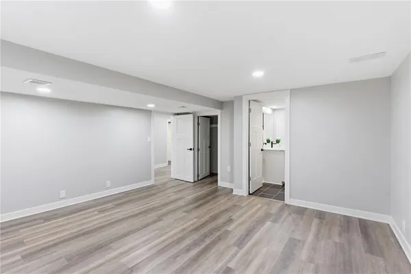 $925,000 | 2121 West 120th Street, Leawood, KS 66209