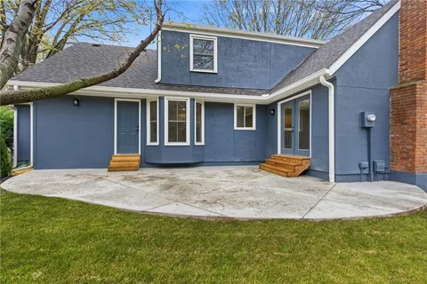 $925,000 | 2121 West 120th Street, Leawood, KS 66209