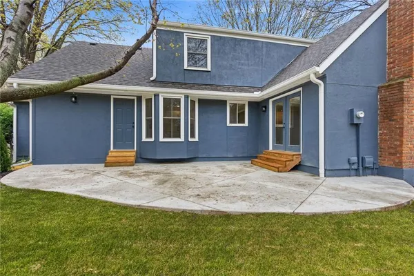 $925,000 | 2121 West 120th Street, Leawood, KS 66209