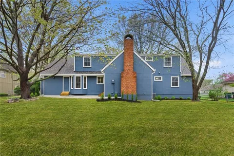 $925,000 | 2121 West 120th Street, Leawood, KS 66209