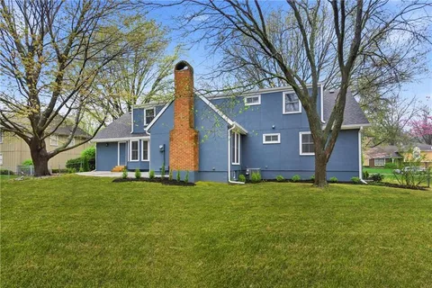 $925,000 | 2121 West 120th Street, Leawood, KS 66209