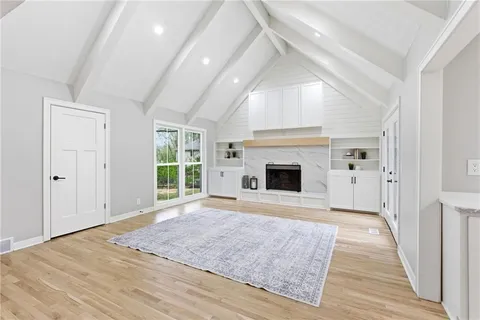 $925,000 | 2121 West 120th Street, Leawood, KS 66209