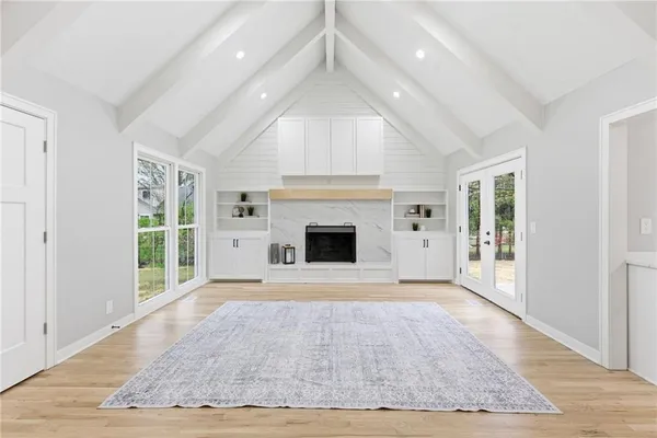 $925,000 | 2121 West 120th Street, Leawood, KS 66209