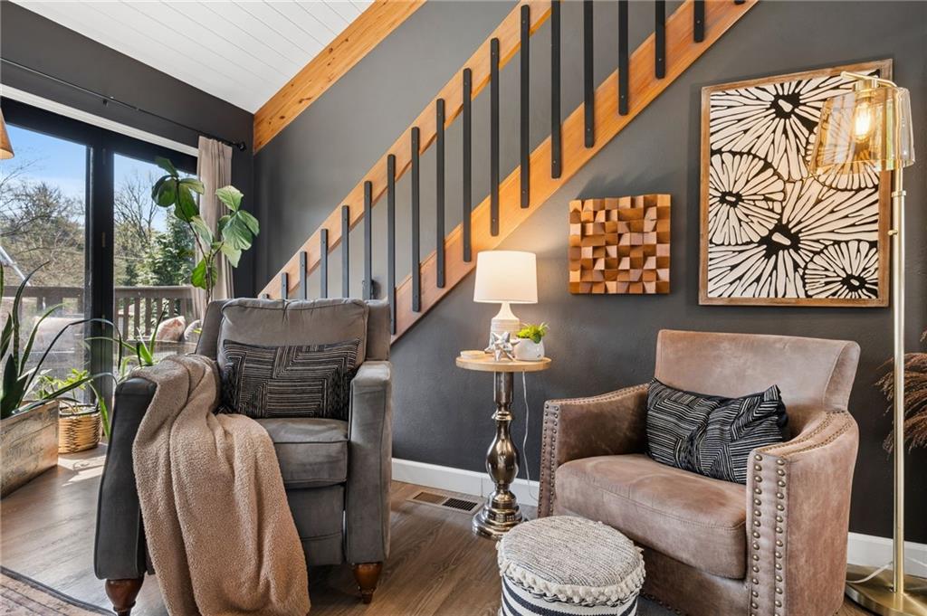 2187 Elizabeth Court Export, PA 15632 - Photo 8 of 43 a living room with furniture and a potted plant