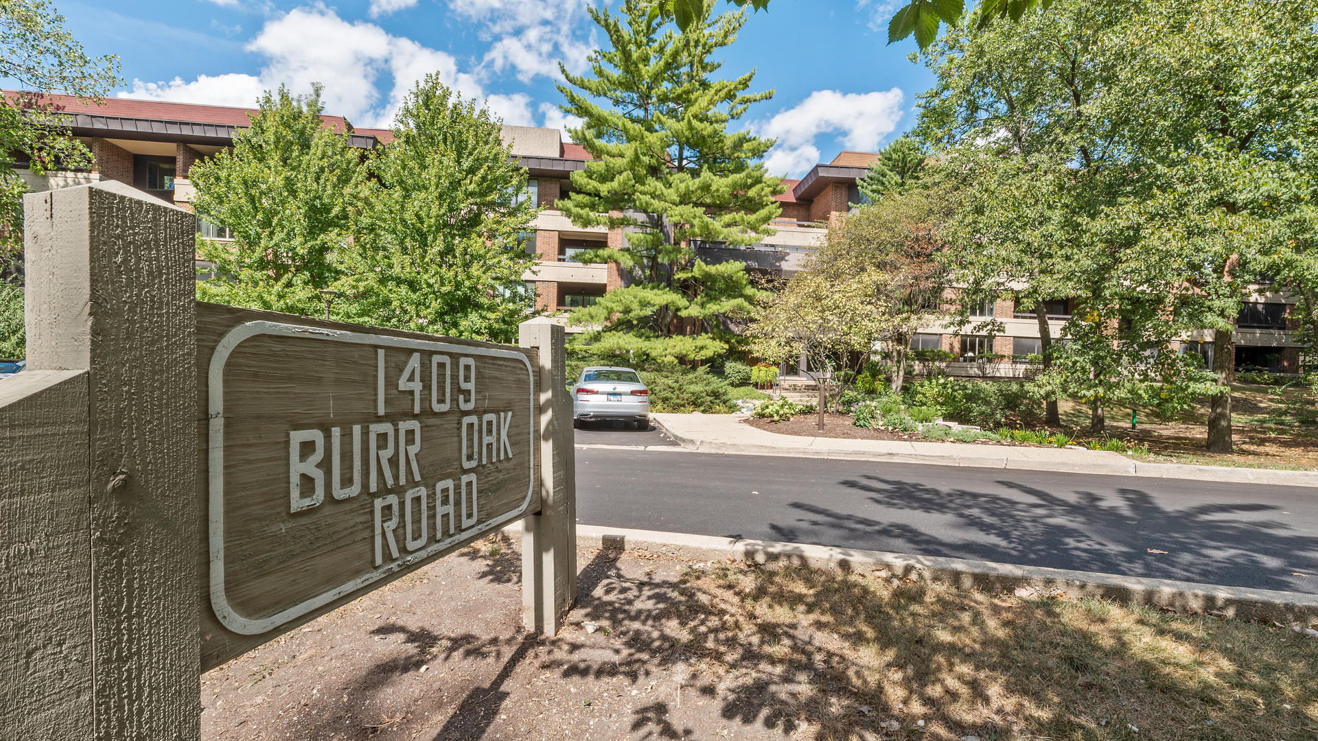 1409 Burr Oak Road, Unit 210A Hinsdale, IL 60521 - Photo 1 of 29