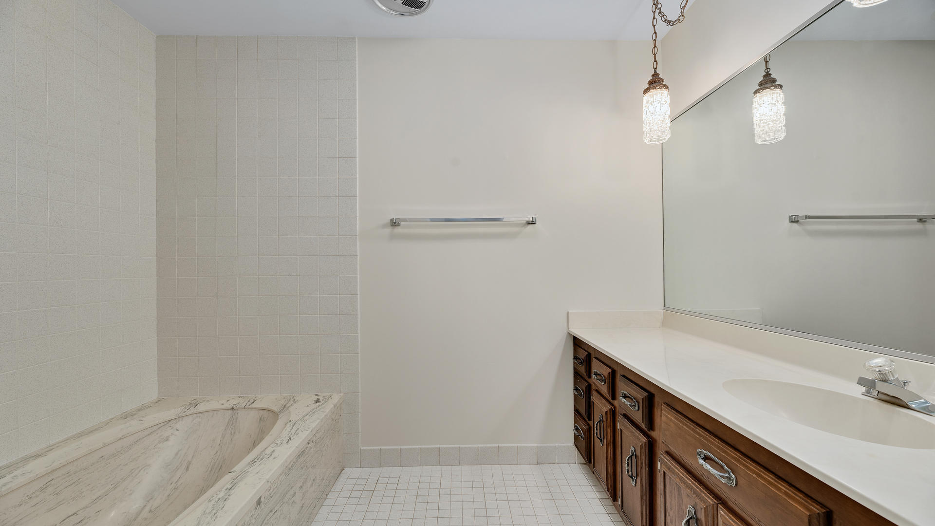 1409 Burr Oak Road, Unit 210A Hinsdale, IL 60521 - Photo 22 of 29