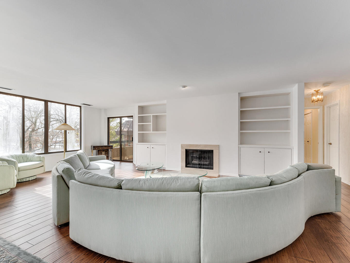 1409 Burr Oak Road, Unit 210A Hinsdale, IL 60521 - Photo 8 of 29