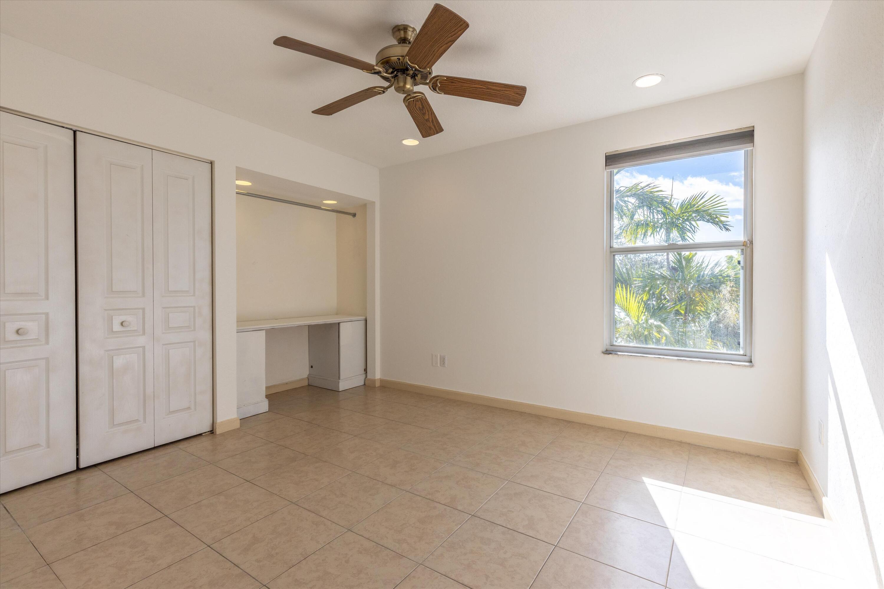 5012 Solar Point Drive Greenacres, FL 33463 - Photo 18 of 39 f8_5012SolarPointDr_016