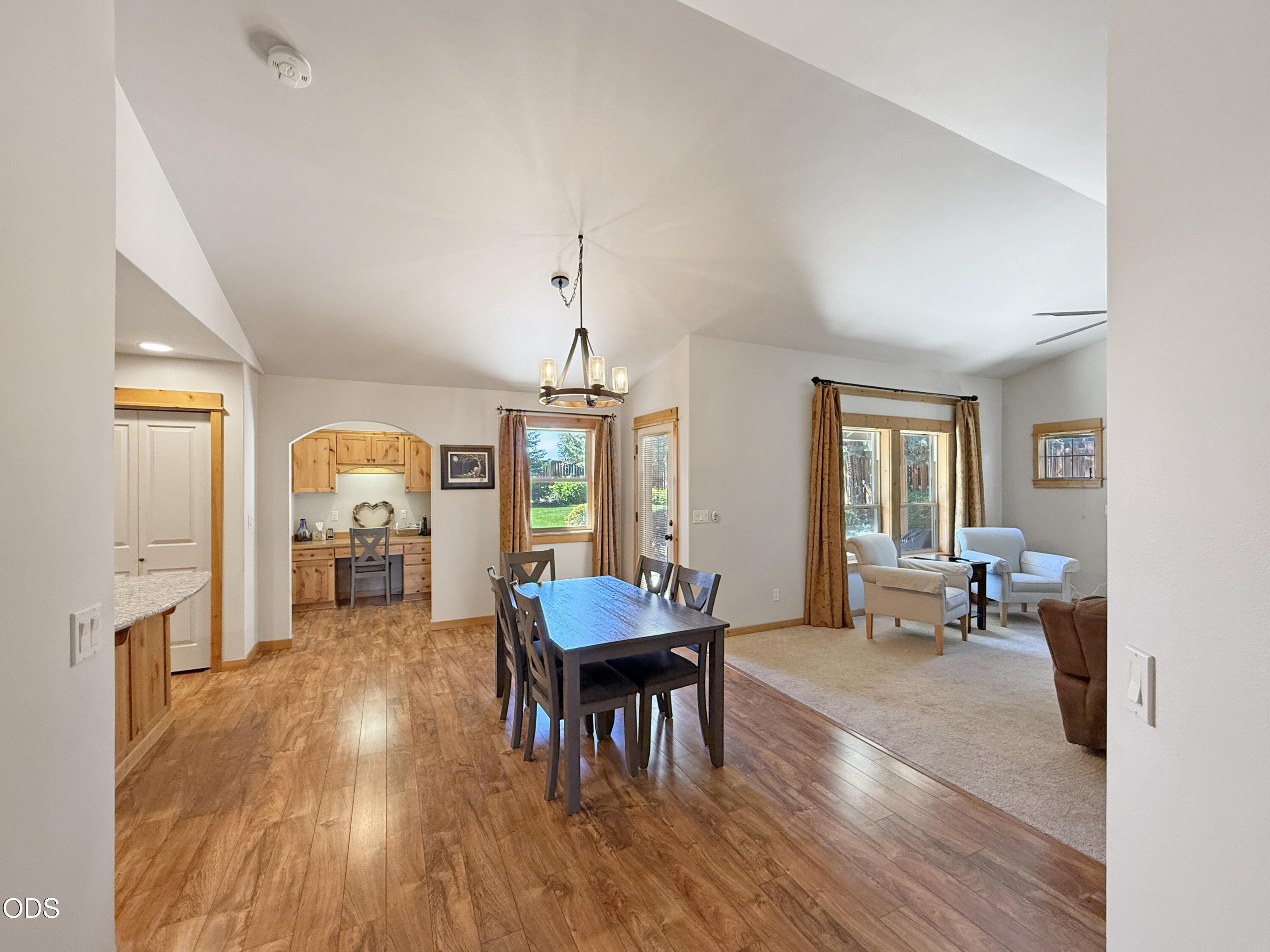 2021 Southwest 41st Street Redmond, OR 97756 - Photo 5 of 22