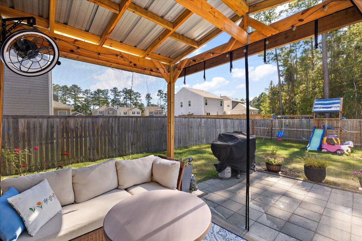 648 Silver Spruce Street Summerville, SC 29486 - Photo 18 of 27 29-BN0A9305