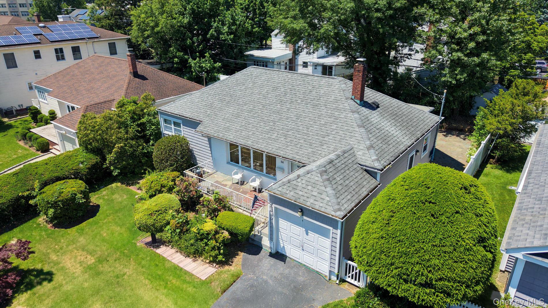 14 Webb Hill Road Great Neck, NY 11020 - Photo 2 of 31