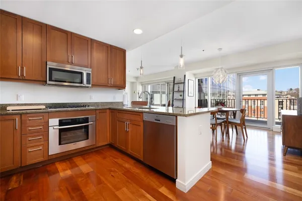 $685,000 | 200 Exchange Street, Unit 812, Providence, RI 02903