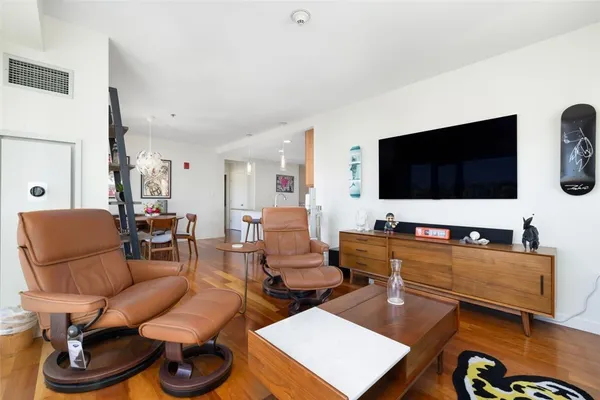$685,000 | 200 Exchange Street, Unit 812, Providence, RI 02903