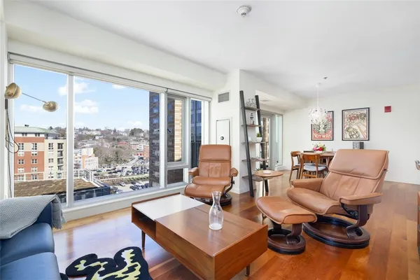 $685,000 | 200 Exchange Street, Unit 812, Providence, RI 02903