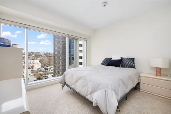 $685,000 | 200 Exchange Street, Unit 812, Providence, RI 02903