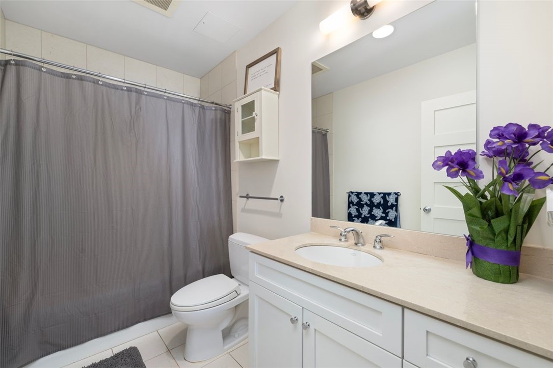 200 Exchange Street, Unit 812 Providence, RI 02903 - Photo 28 of 45 Main Bathroom