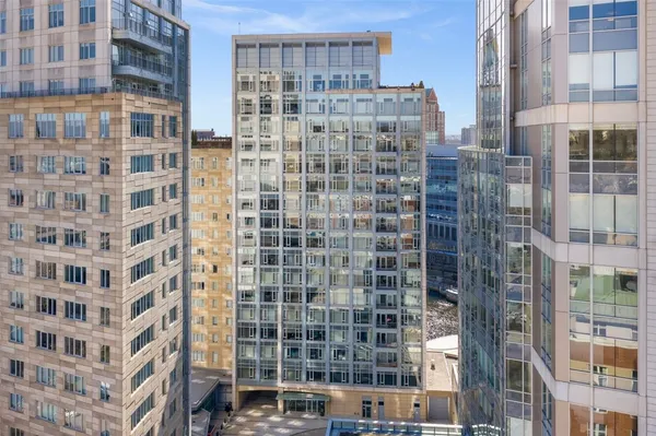 $685,000 | 200 Exchange Street, Unit 812, Providence, RI 02903