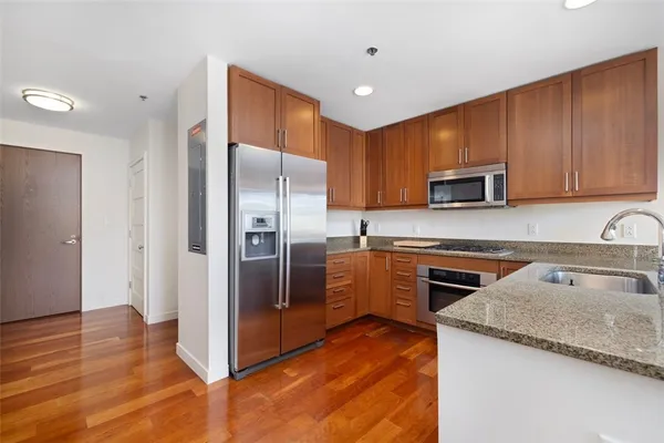 $685,000 | 200 Exchange Street, Unit 812, Providence, RI 02903