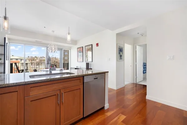 $685,000 | 200 Exchange Street, Unit 812, Providence, RI 02903