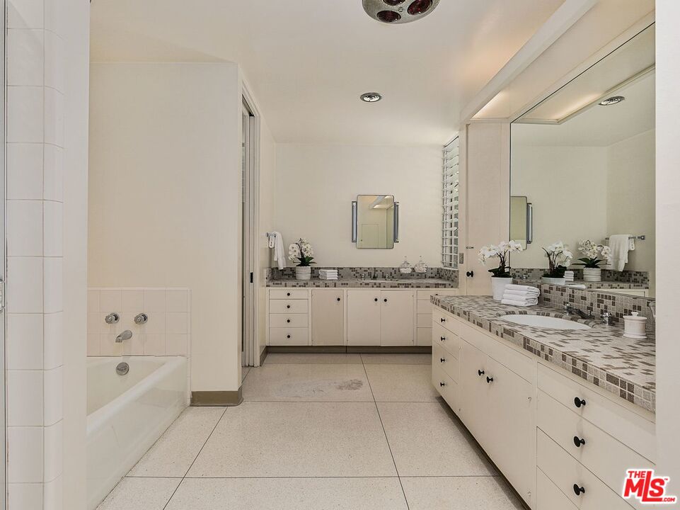 1100 Rivas Canyon Road Pacific Palisades, CA 90272 - Photo 32 of 54