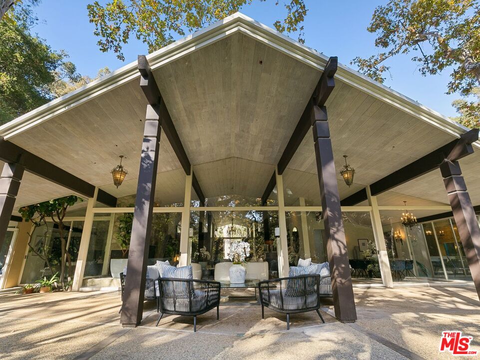 1100 Rivas Canyon Road Pacific Palisades, CA 90272 - Photo 39 of 54