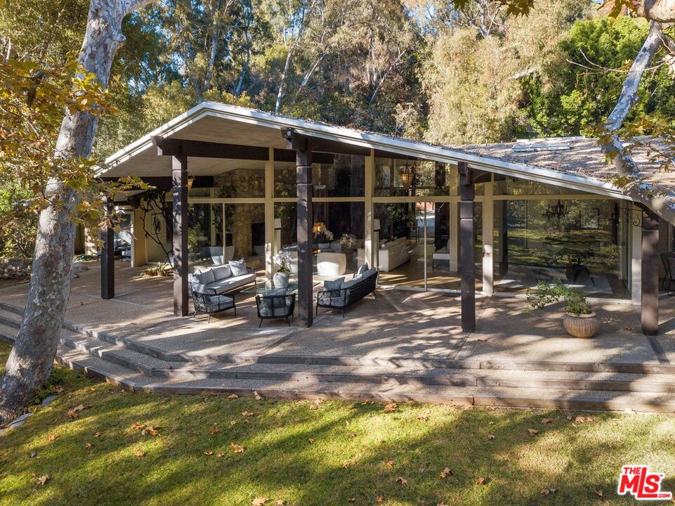 1100 Rivas Canyon Road Pacific Palisades, CA 90272 - Photo 45 of 54