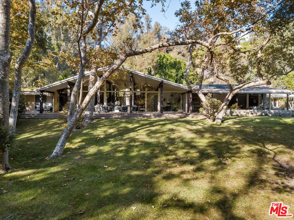 1100 Rivas Canyon Road Pacific Palisades, CA 90272 - Photo 46 of 54