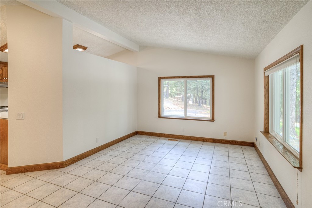 3635 Charqui Court Oroville, CA 95965 - Photo 15 of 75 a view of an empty room and window