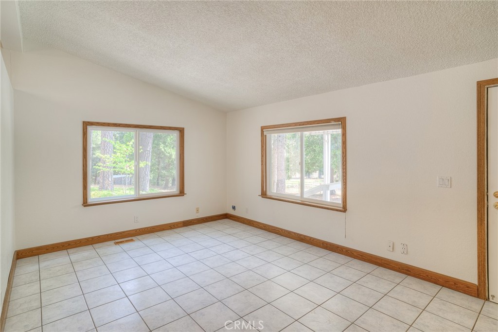 3635 Charqui Court Oroville, CA 95965 - Photo 10 of 75 a view of an empty room and window