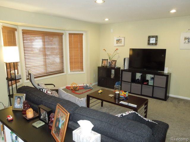3575 Alida Avenue Rochester, MI 48309 - Photo 3 of 12 Gallery Image 3
