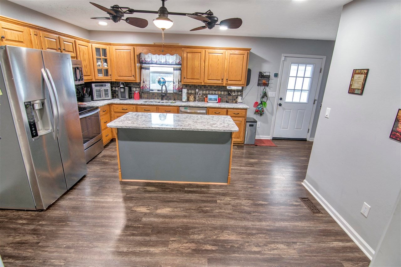 585 Mary Adams Road Franklin, KY 42134 - Photo 7 of 38 Gallery Image 7