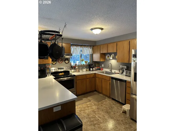$449,900 | 123977 Surveyor Road, Crescent Lake, OR 97733