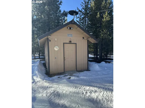 $449,900 | 123977 Surveyor Road, Crescent Lake, OR 97733