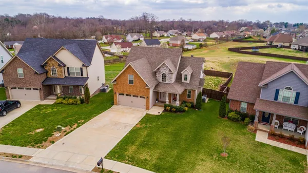 $2,000 | 806 Carousel Court, Clarksville, TN 37043