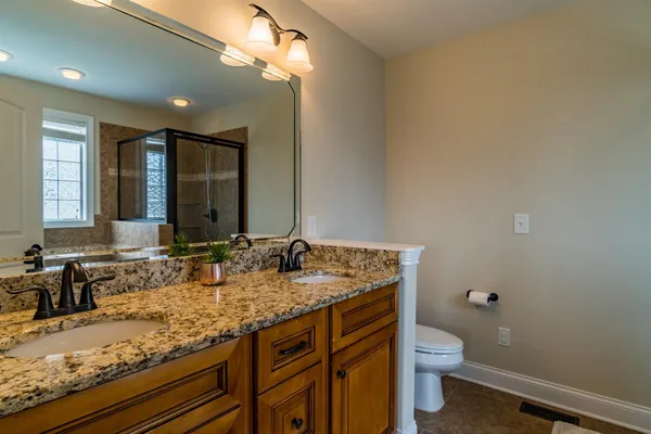 $2,000 | 806 Carousel Court, Clarksville, TN 37043
