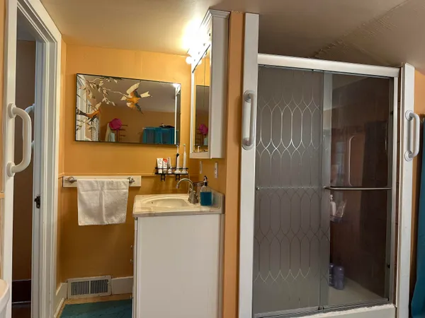 $135,000 | 203 Monroe Street, Hanover, IL 61041
