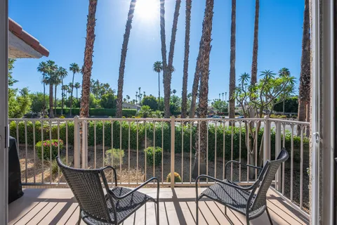 $279,000 | 505 South Farrell Drive, Unit D18, Palm Springs, CA 92264