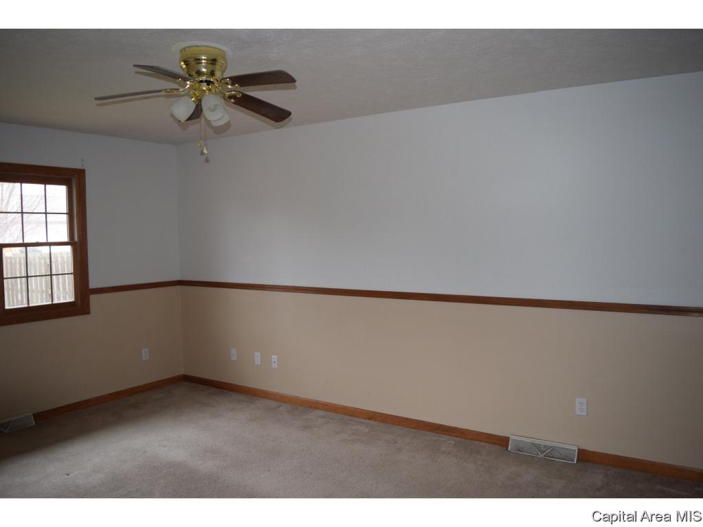2417 Harrier Road Springfield, IL 62711 - Photo 8 of 19
