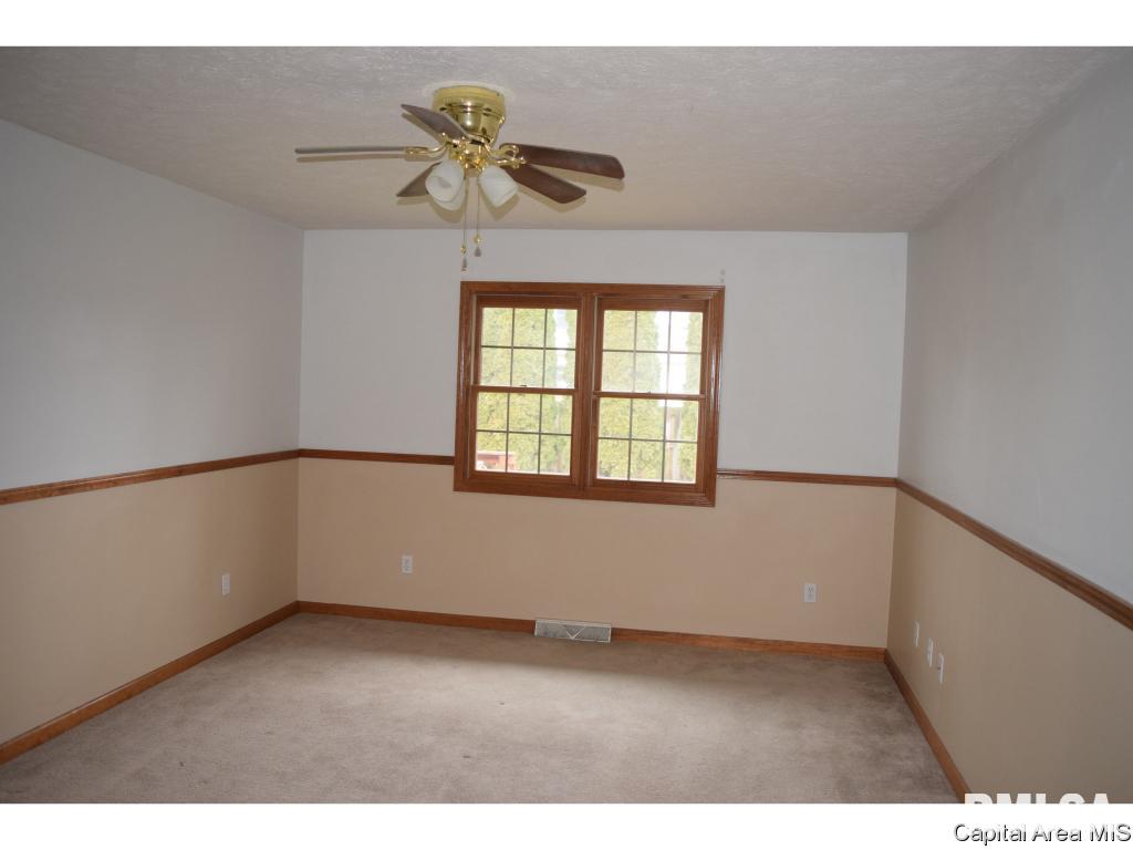 2417 Harrier Road Springfield, IL 62711 - Photo 9 of 19