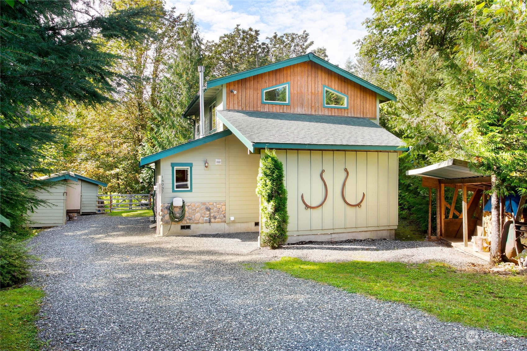 16037 Alpine Road Deming, WA 98244 - Photo 2 of 32 Gallery Image 2