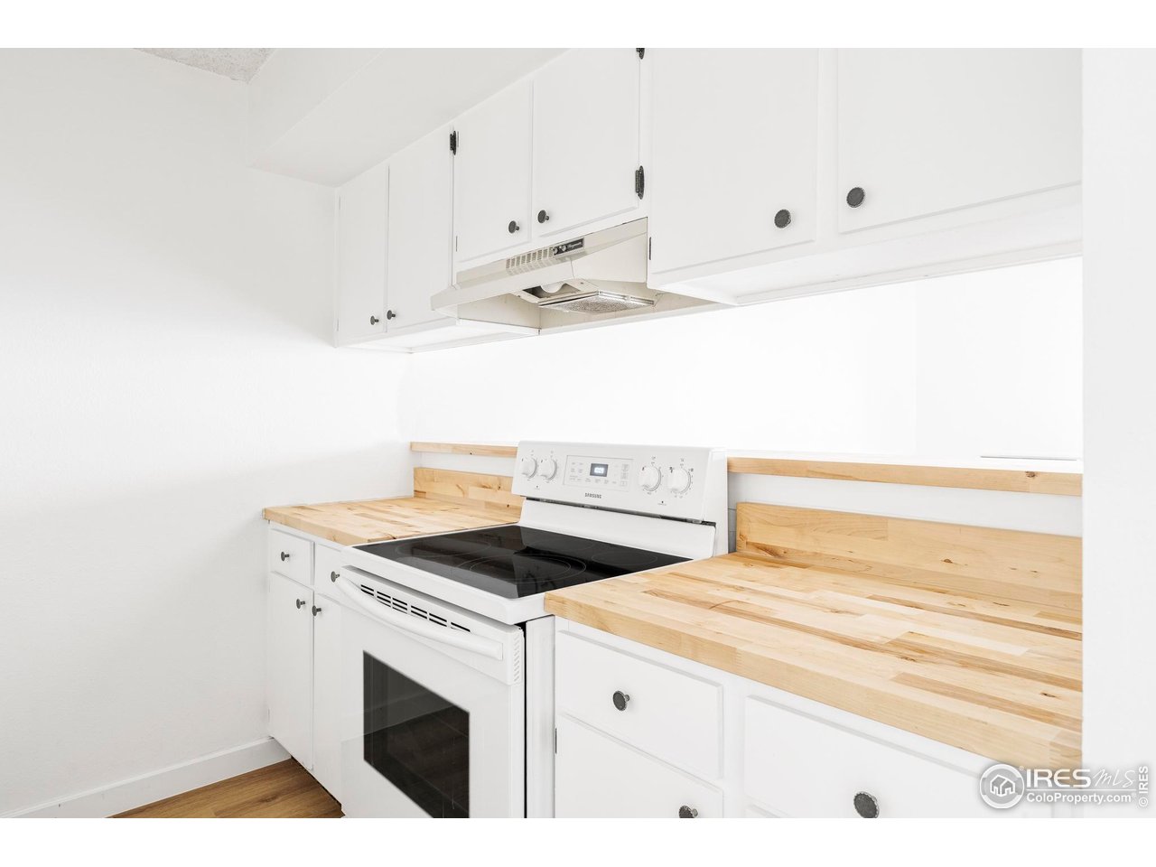 2707 Valmont Road, Unit 205D Boulder, CO 80304 - Photo 2 of 18 a view of washer and dryer